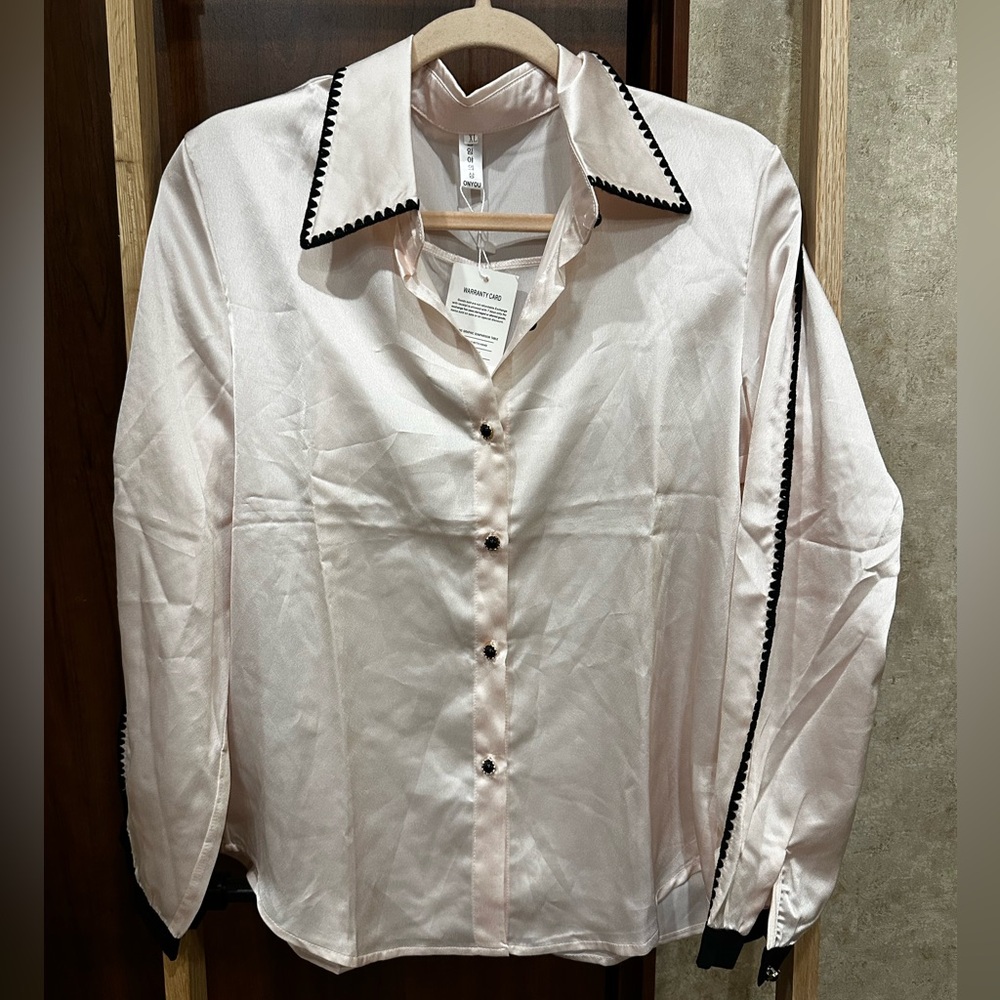Light Pink Button-Up Blouse with Scalloped Black Trim | Han Queen | Medium/Large